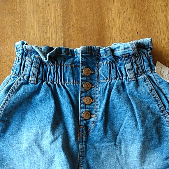 New w/tag Paper bag shorts - Picture 2 of 8
